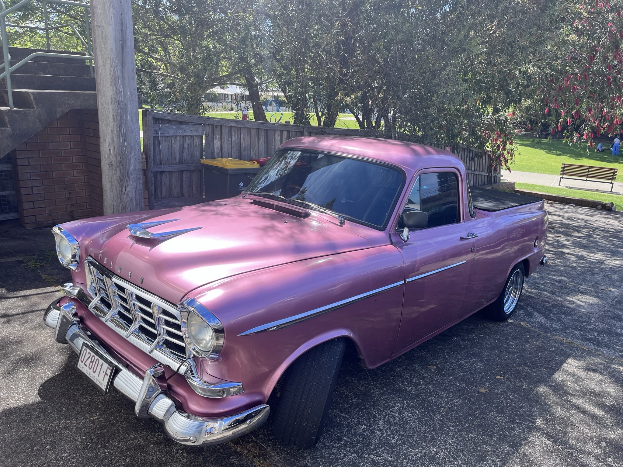 Holden VF Ute SS V