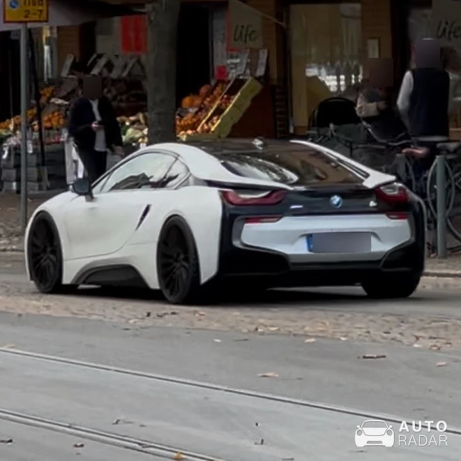 BMW i8 spotted in Bagaregården, Sverige