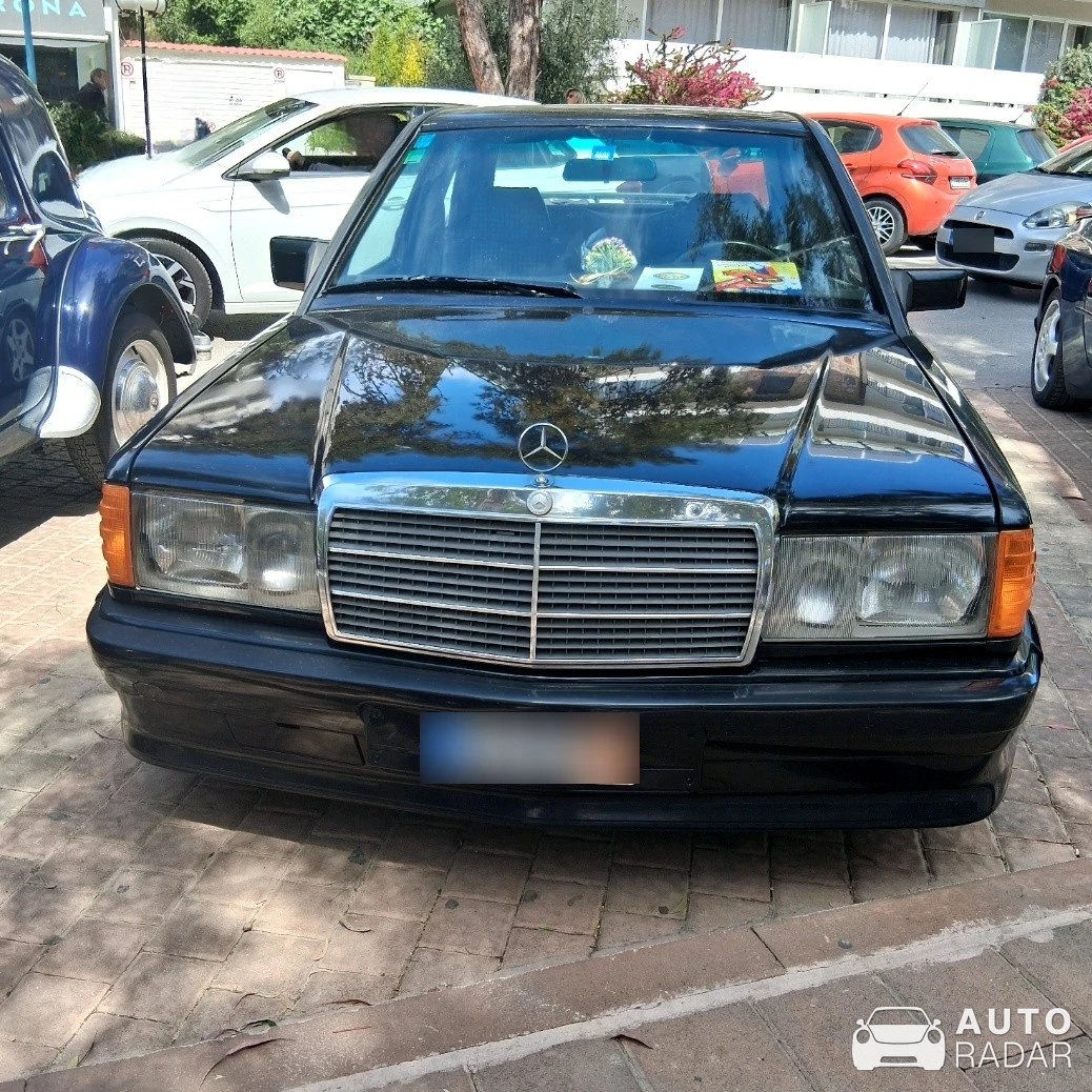 Mercedes-Benz 190E spotted in Glyfada, Greece