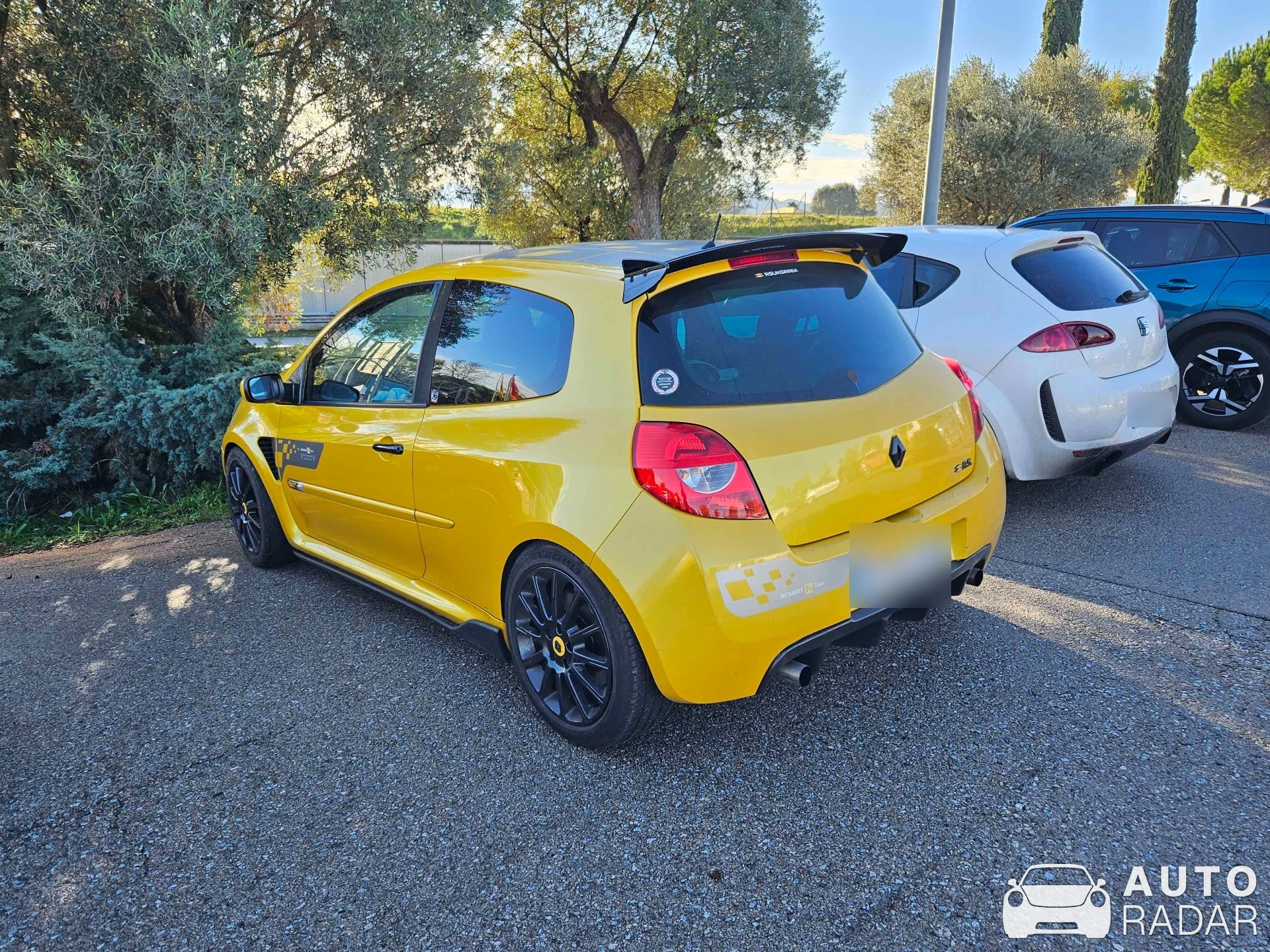 Renault Clio RS F1 Team R27 spotted in Montmeló