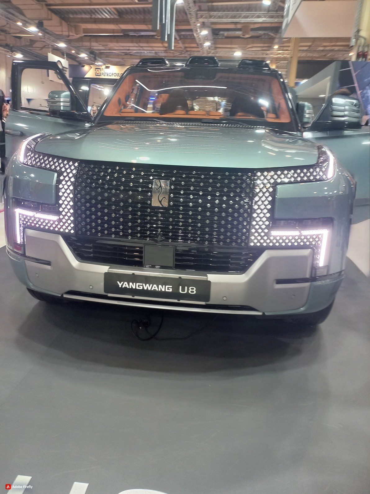 BYD Yangwang U8