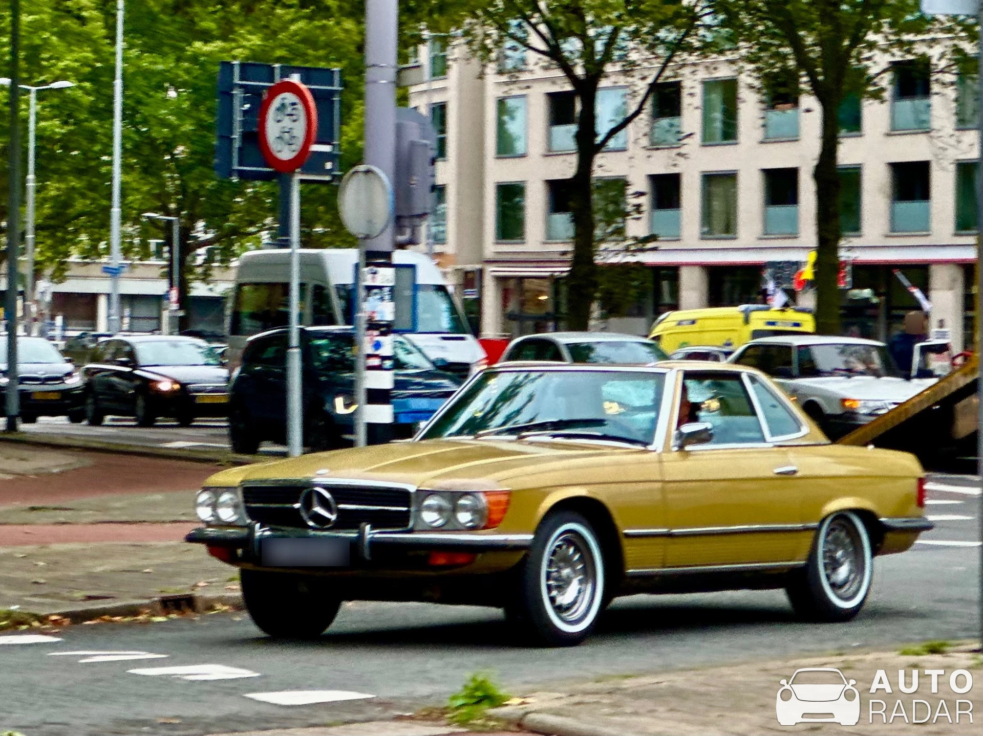 Mercedes-Benz 500 SL spotted in Rotterdam