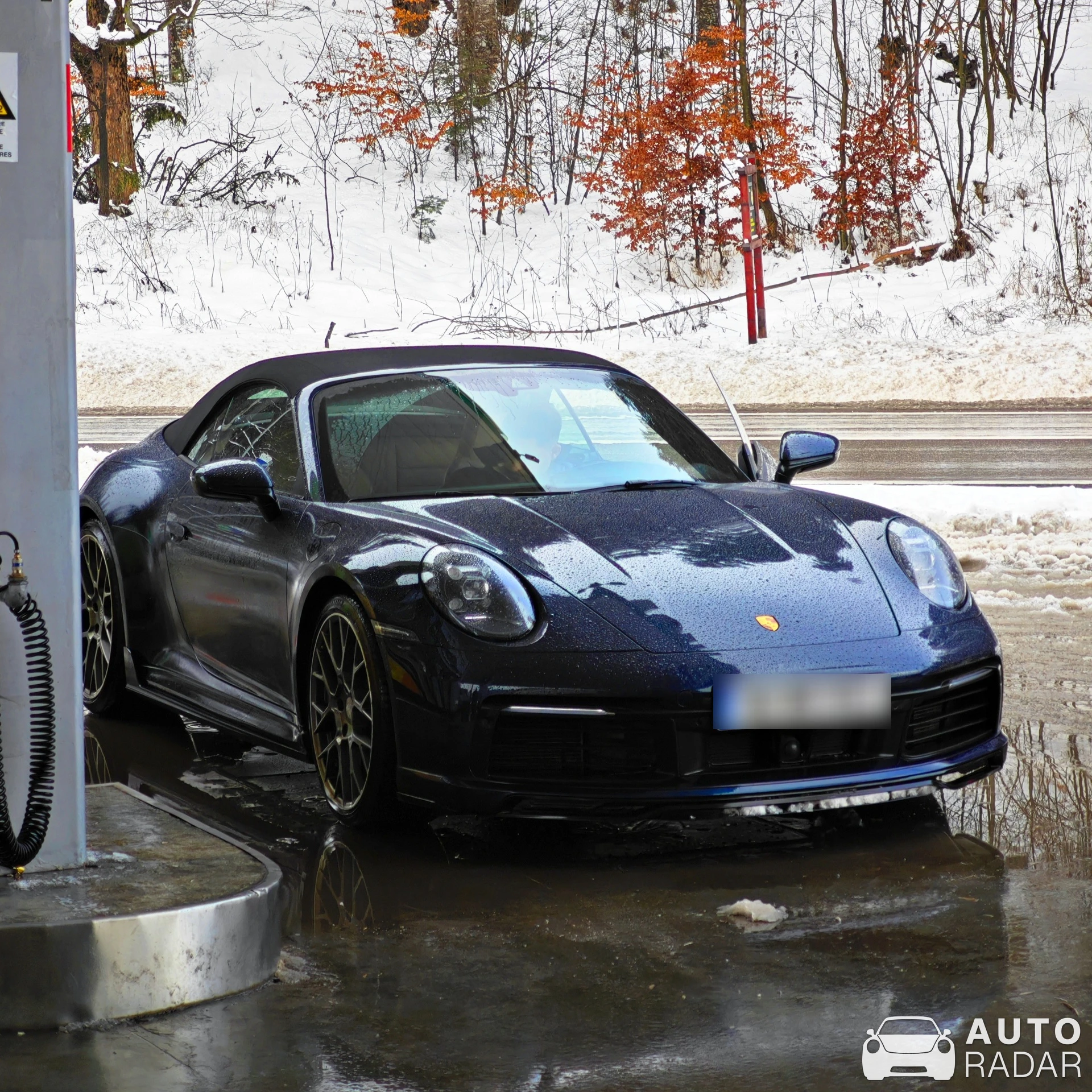 Porsche 992 Carrera S Cabriolet MkI spotted in Bușteni, Romania