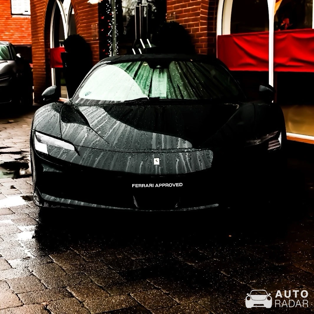 Ferrari SF90 Stradale spotted in Lyndhurst, Verenigd Koninkrijk