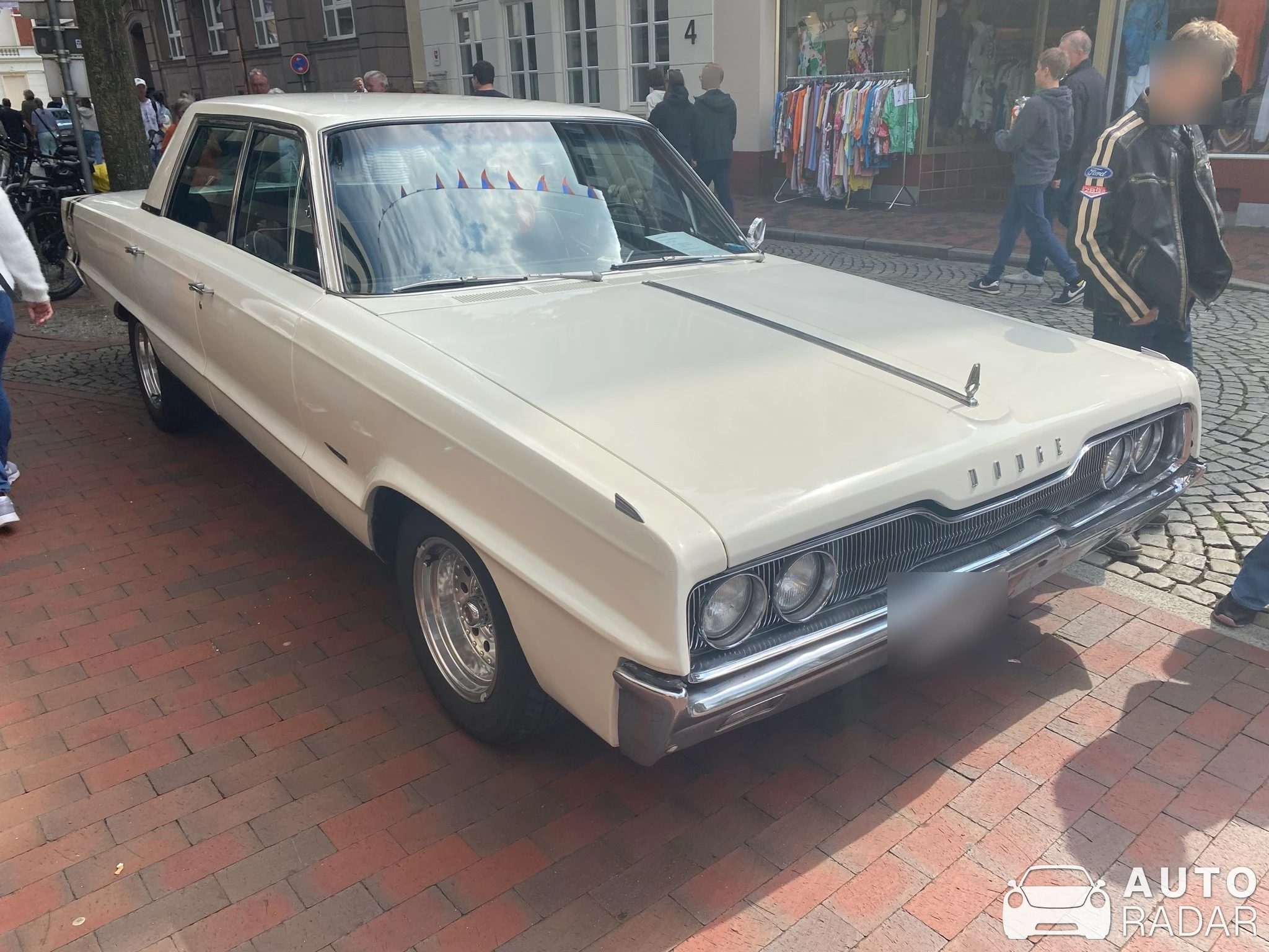 Dodge Monaco spotted in Leer (Ostfriesland), Deutschland