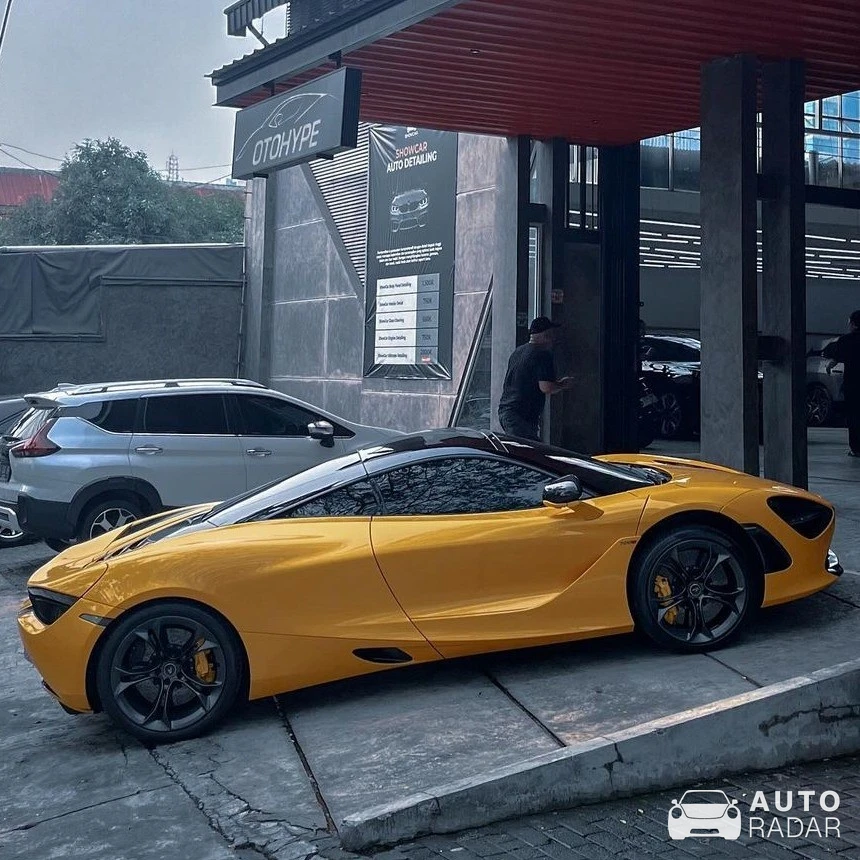McLaren 720S spotted in Kota Jakarta Barat, Indonesia