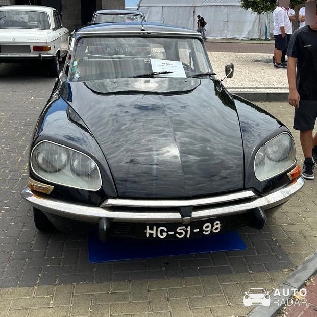 Citroën DS spotted in Lisbon, Portugal