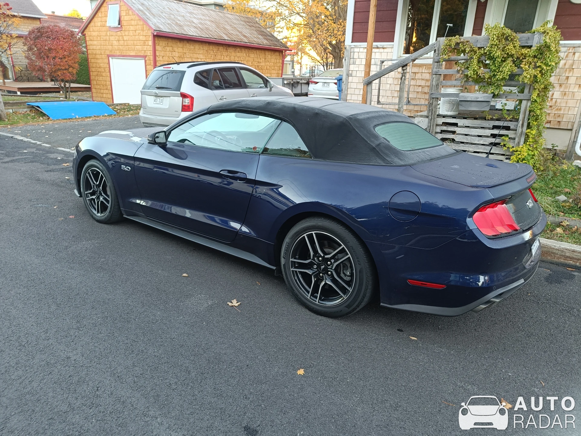 Ford Mustang GT Convertible 2015 spotted in Rimouski, Canada