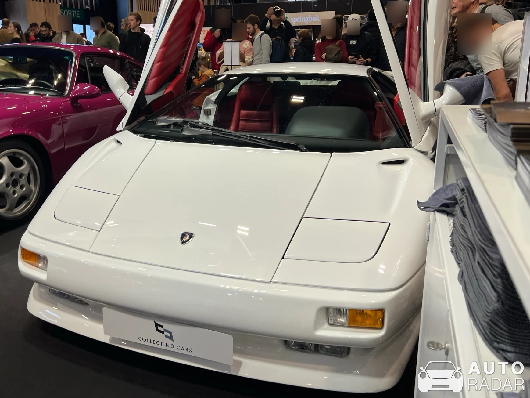 Lamborghini Diablo VT spotted in Vanves, France