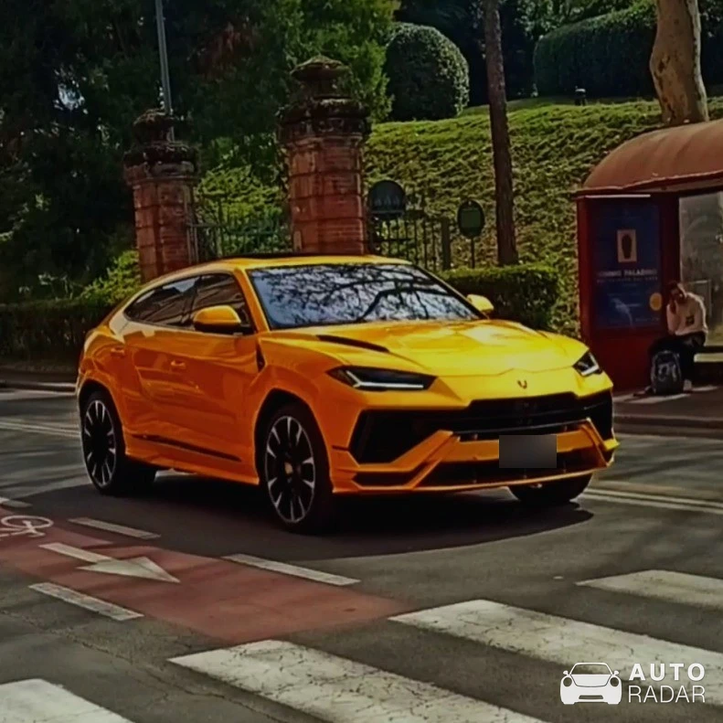 Lamborghini Urus S spotted in Bologna, Italy