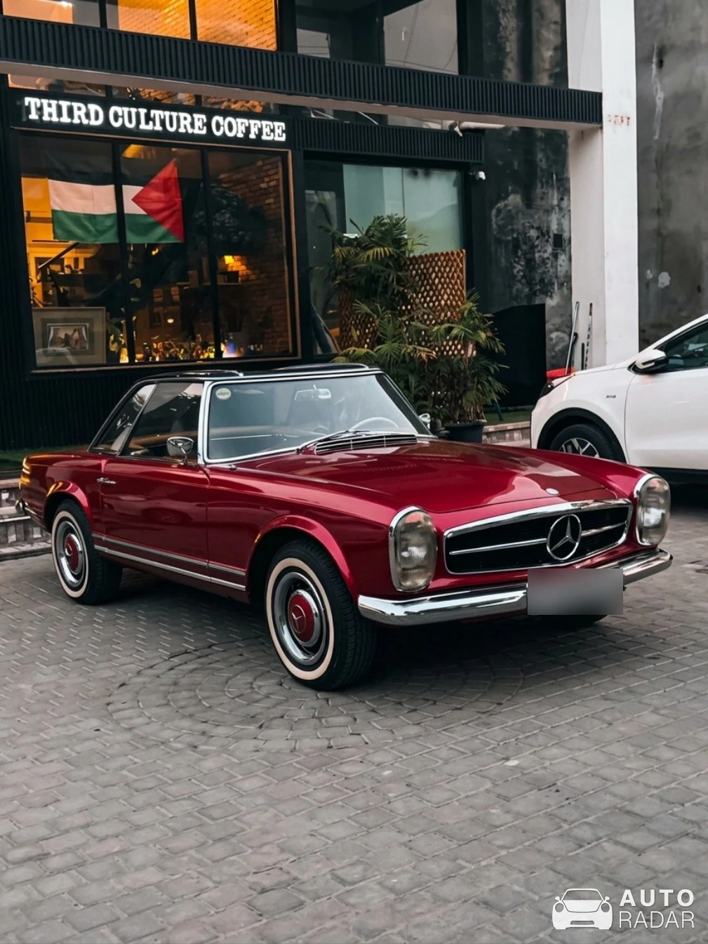 Mercedes-Benz 280SL W113 spotted in Lahore