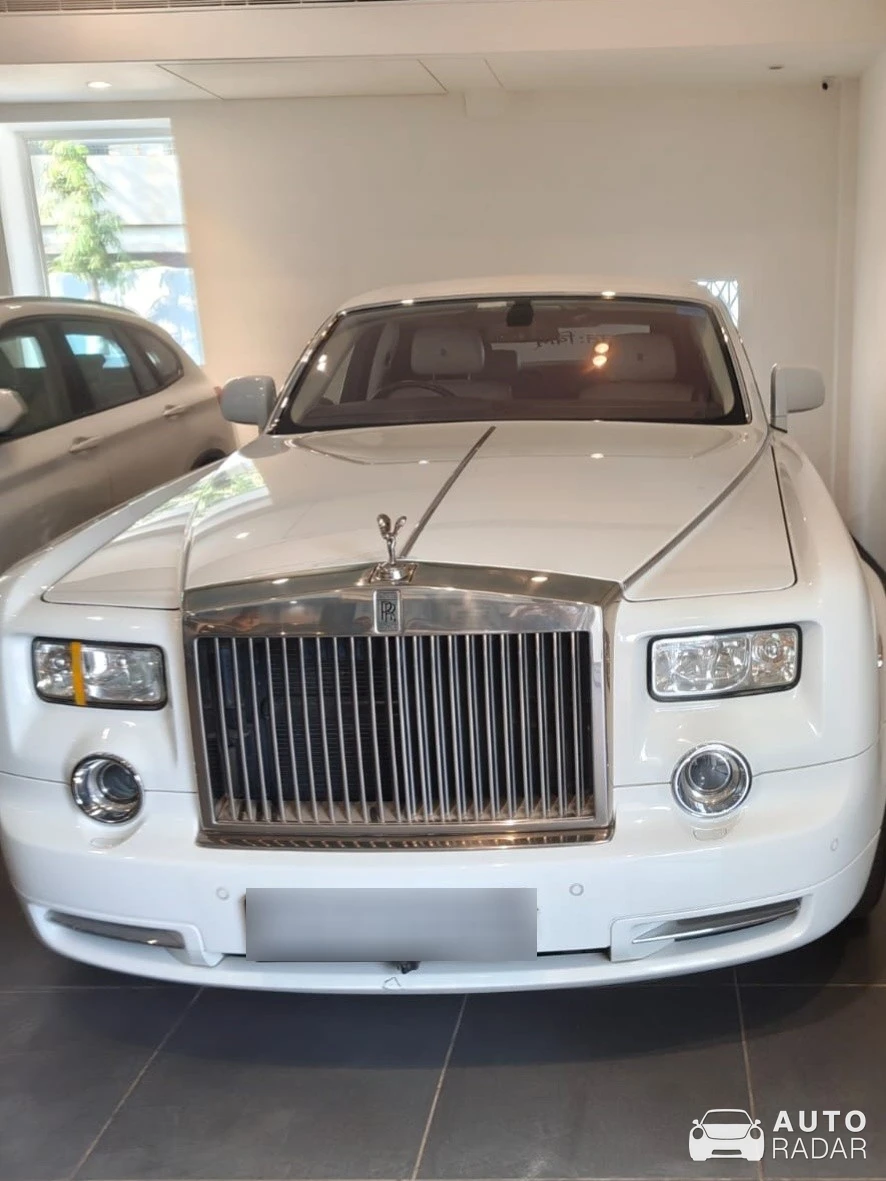 Rolls-Royce Phantom VIII Series II spotted in Mumbai, India
