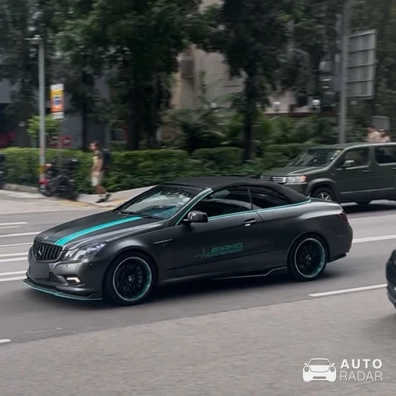 Mercedes-Benz E-Klasse Cabriolet A207 2013 spotted in Singapore