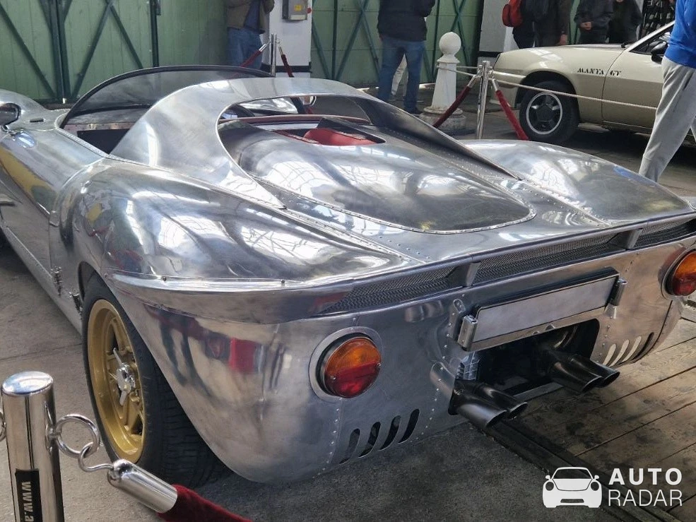 Ferrari 330 P4 spotted in Budapest