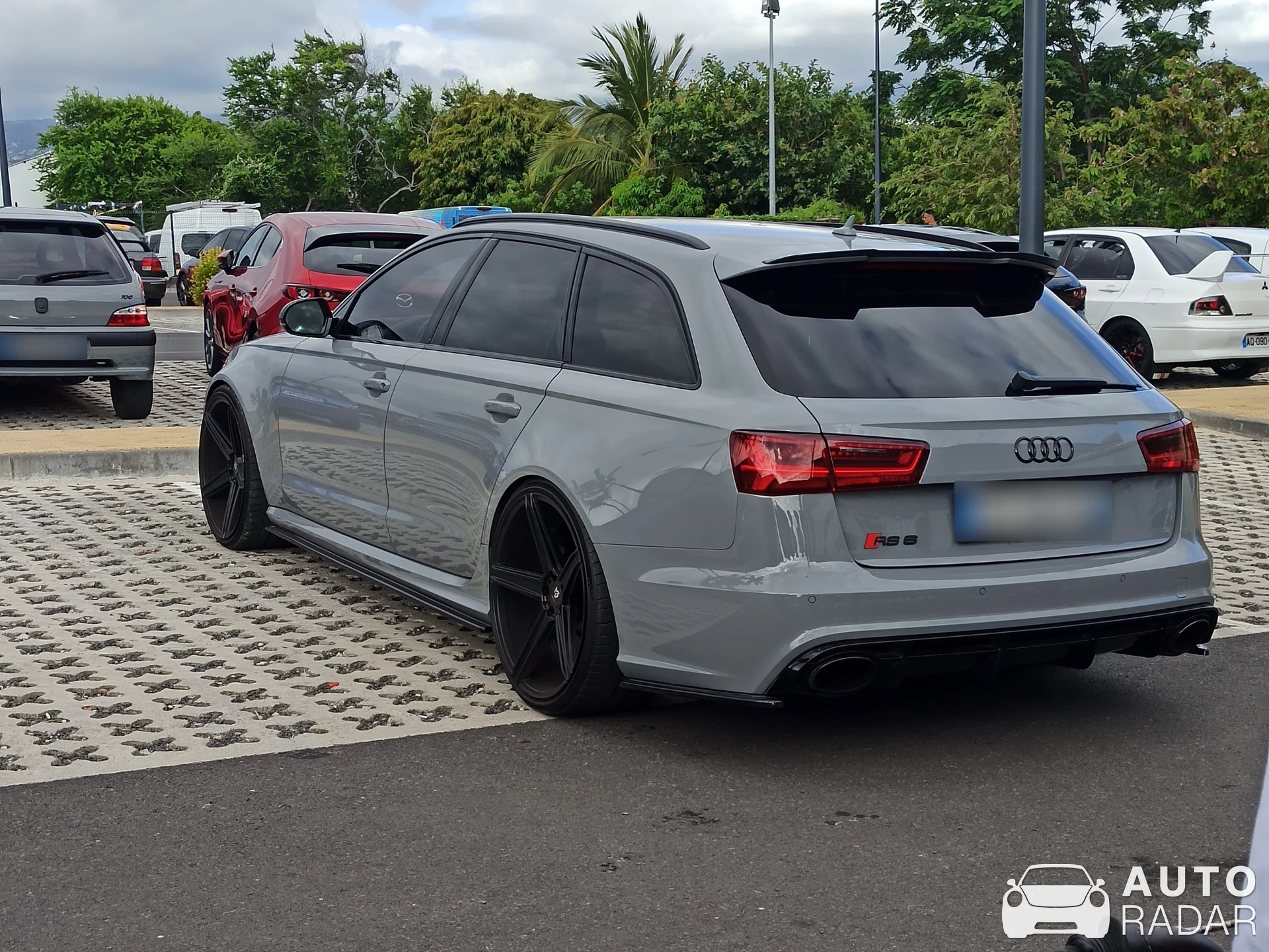 Audi RS6 Avant C7 spotted in Saint-Pierre