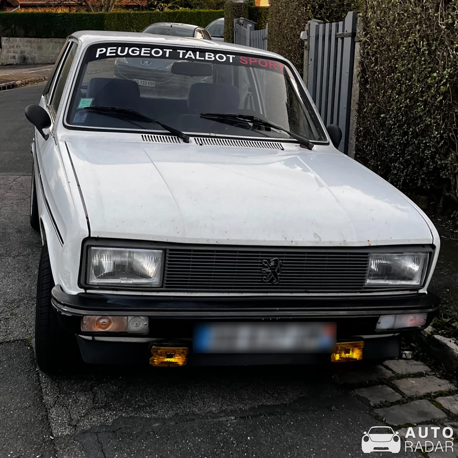 Peugeot 404 spotted in Rouen, France