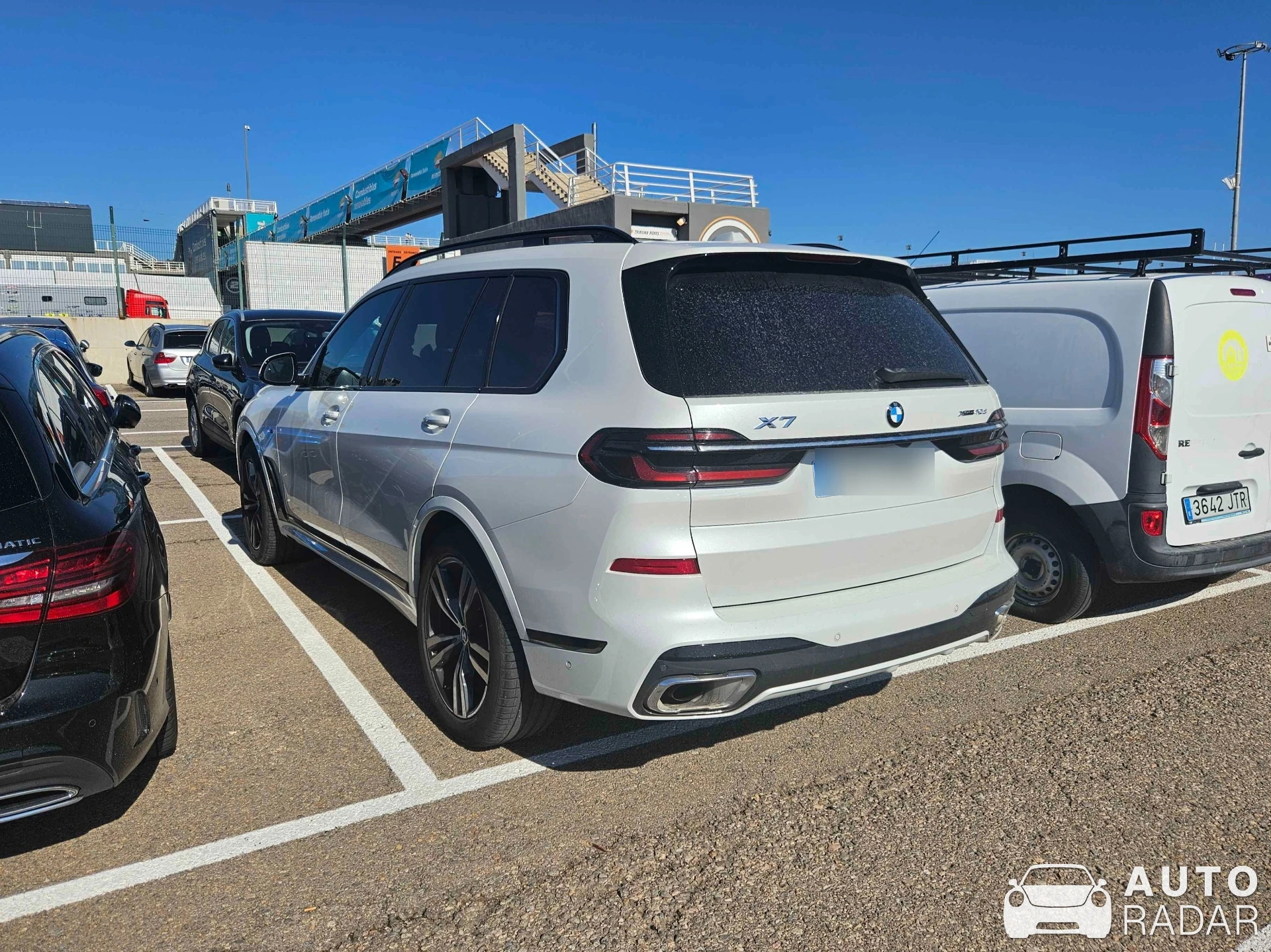 BMW X7 G07 spotted in Cheste, Spain