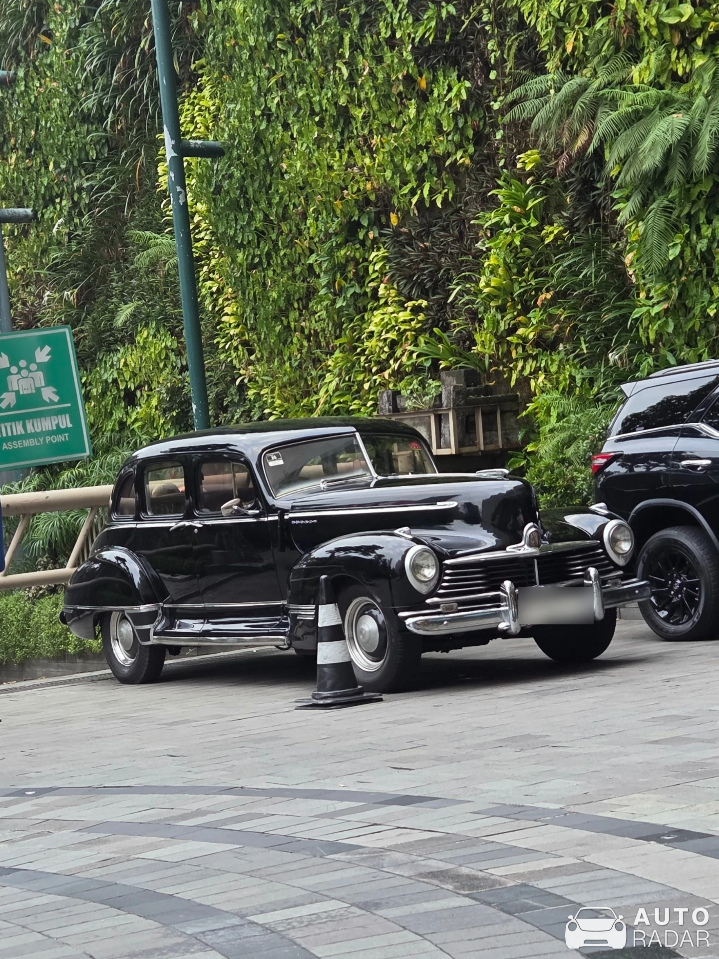 Hudson Super Six  spotted in Surabaya