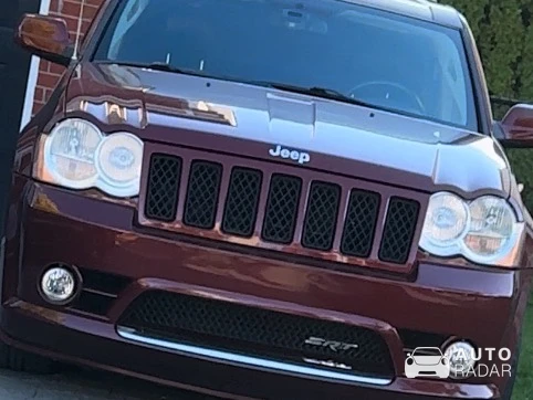 Jeep Grand Cherokee SRT 2013 spotted in Terrebonne, Canada