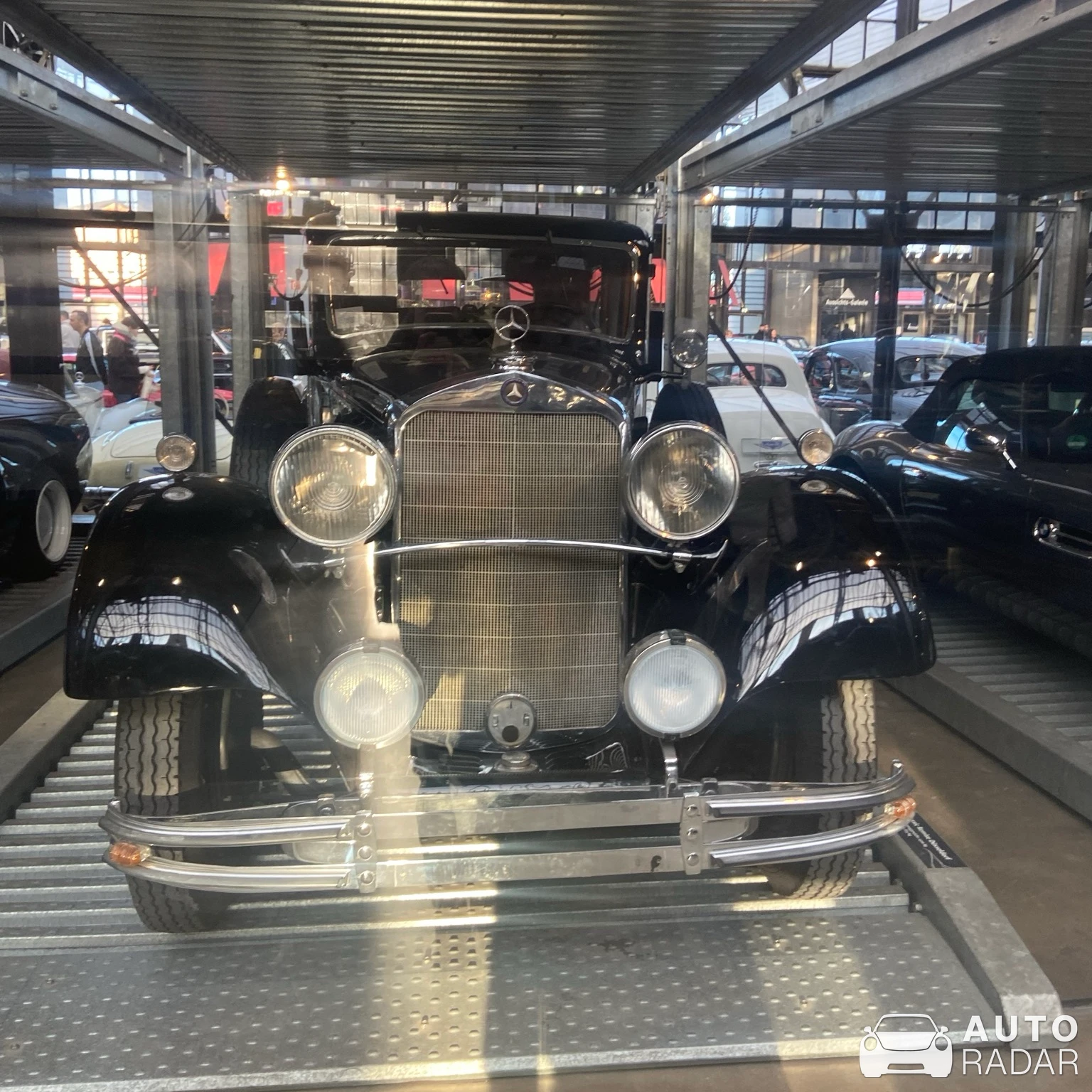 Mercedes-Benz 290 Roadster spotted in Düsseldorf