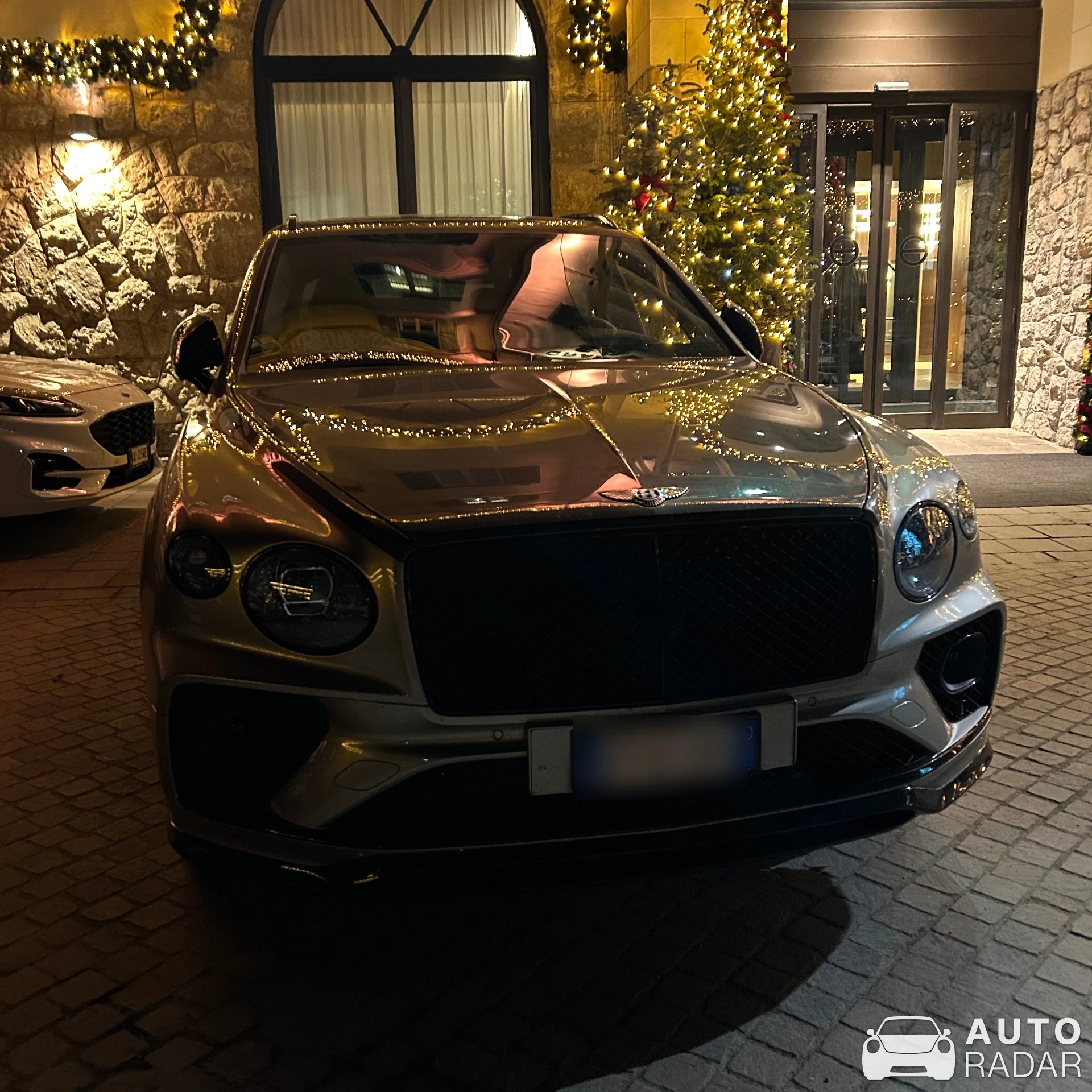 Bentley Bentayga V8 spotted in Cortina d'Ampezzo, Italien