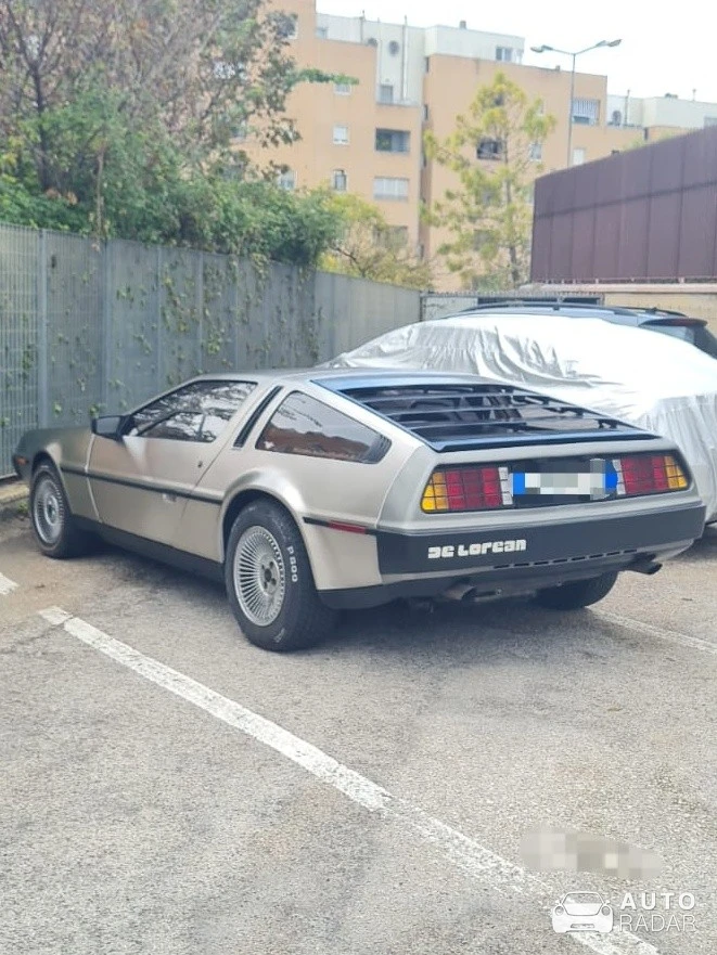 DeLorean DMC-12 spotted in Matera
