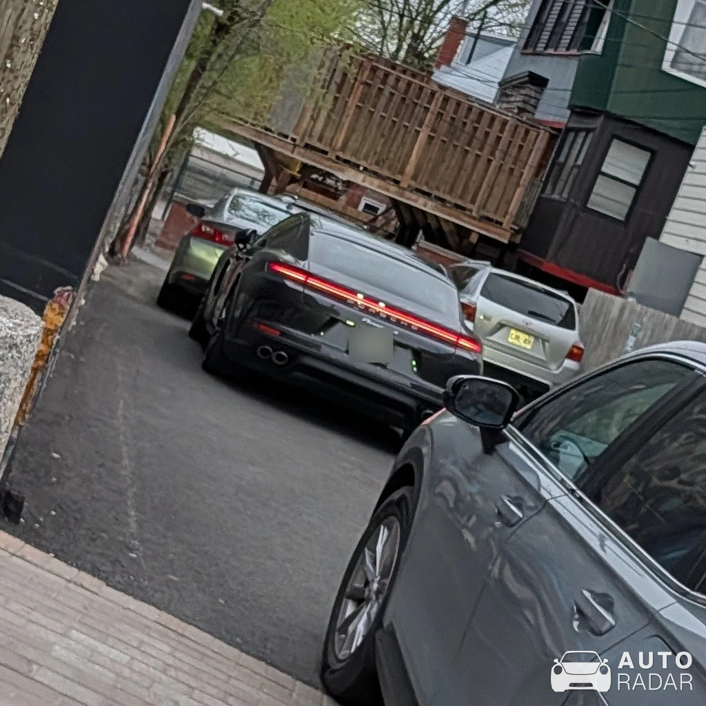 Porsche 971 Panamera S spotted in Ottawa