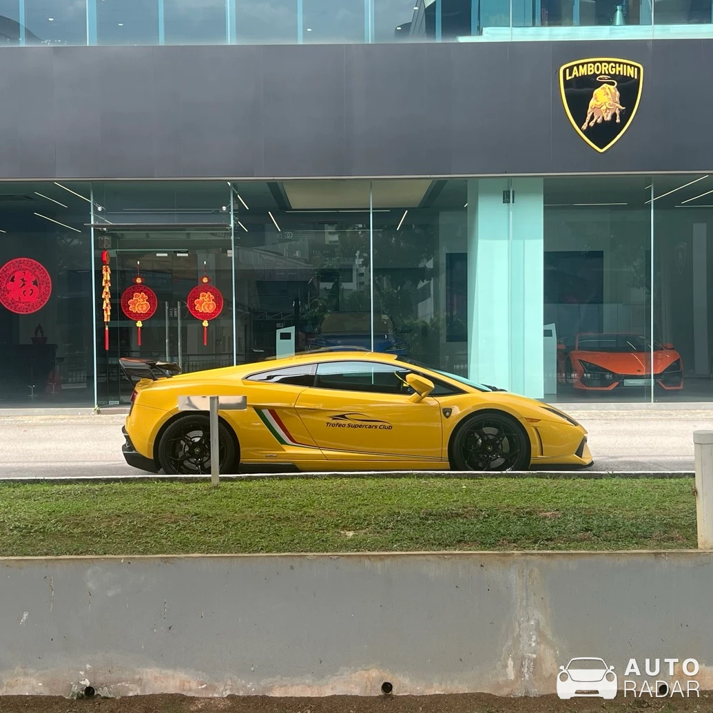 Lamborghini Gallardo LP560-4 spotted in Singapore, Singapore