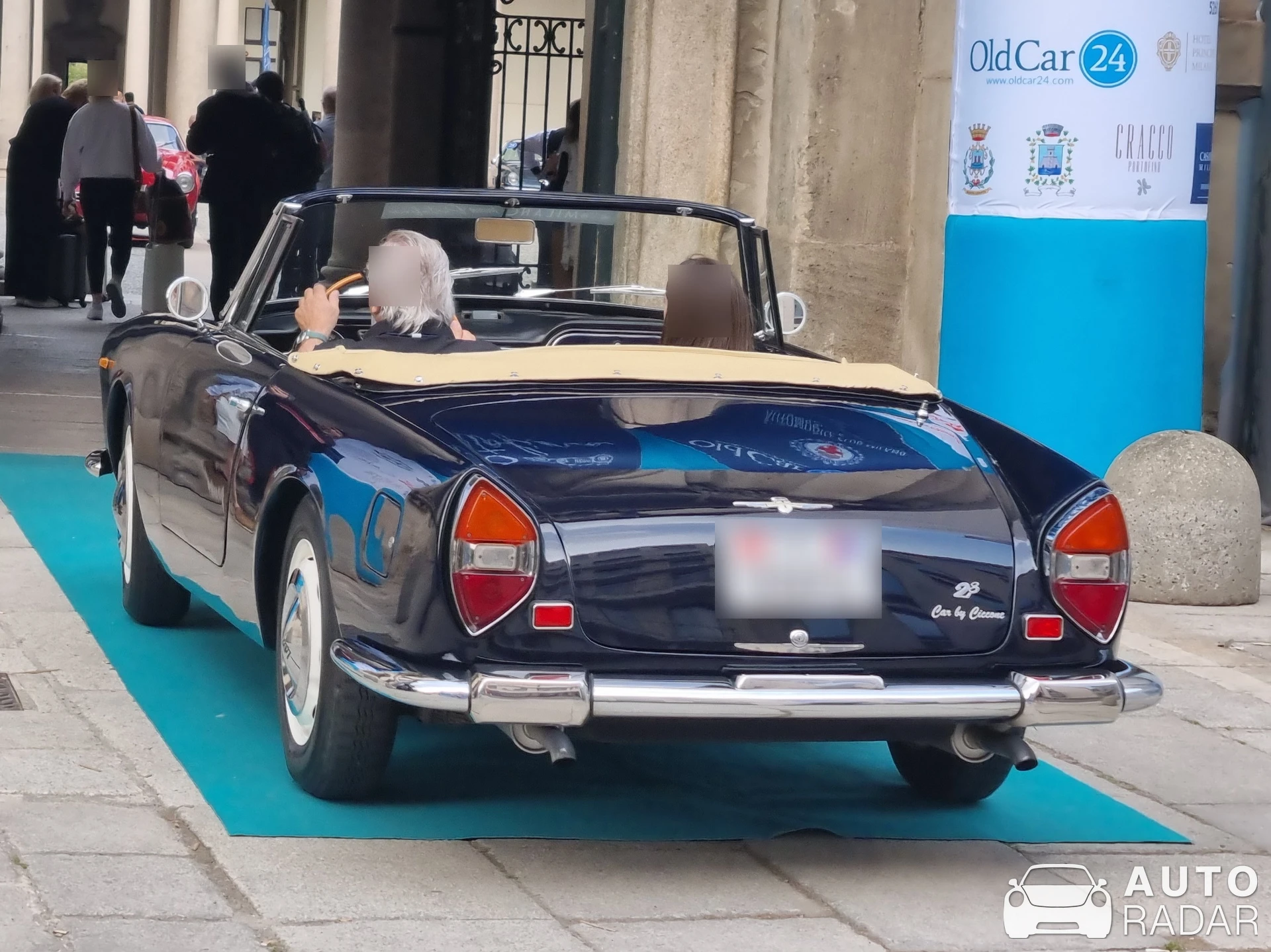 Lancia Flaminia Convertible spotted in Milano
