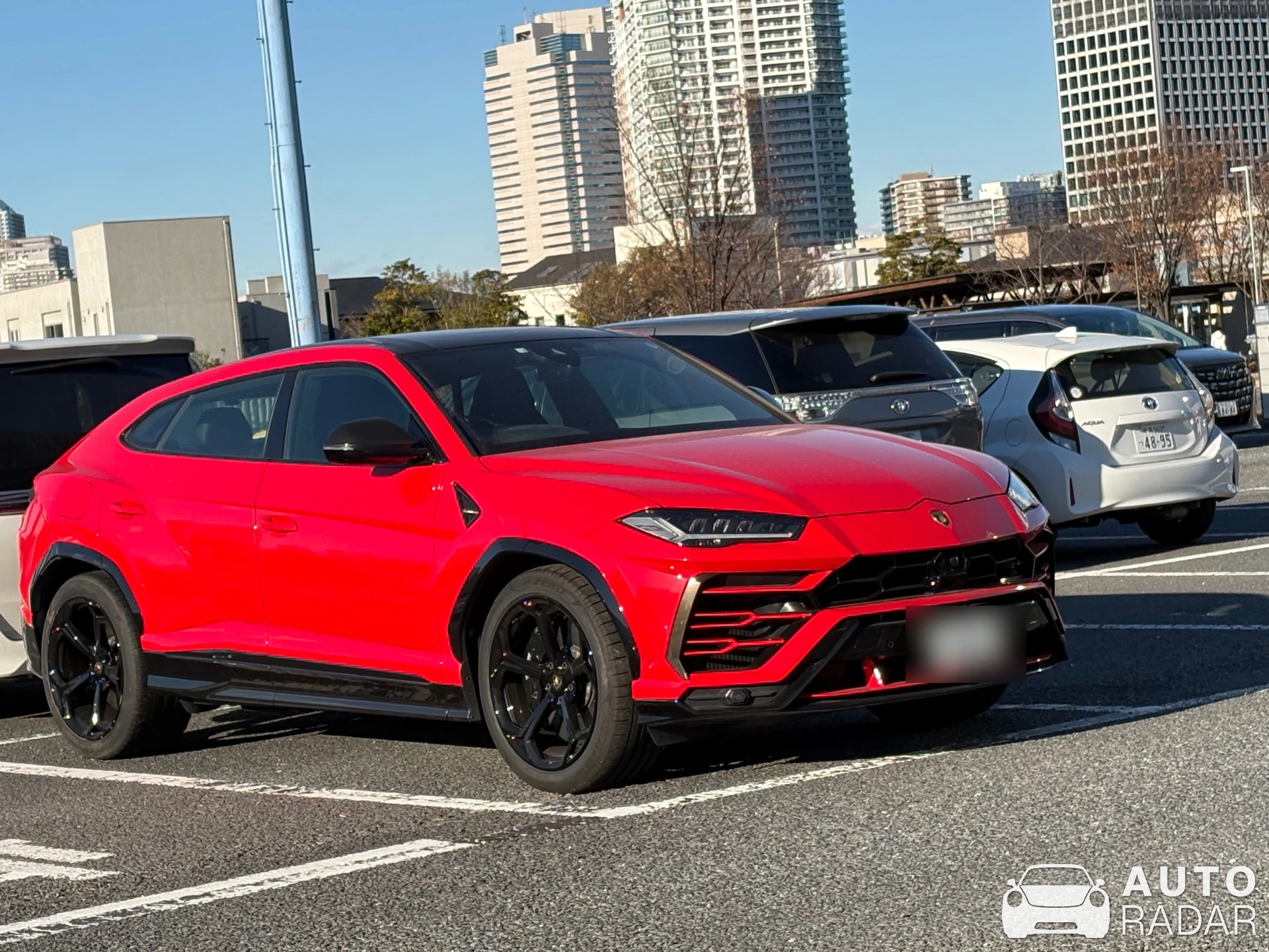 Lamborghini Urus spotted in Yokohama, Japani