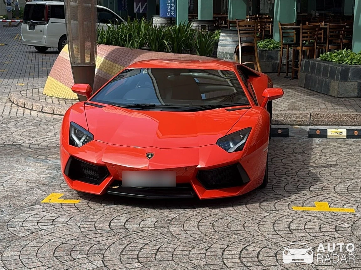 Lamborghini Aventador LP700-4 spotted in Singapore, Singapore