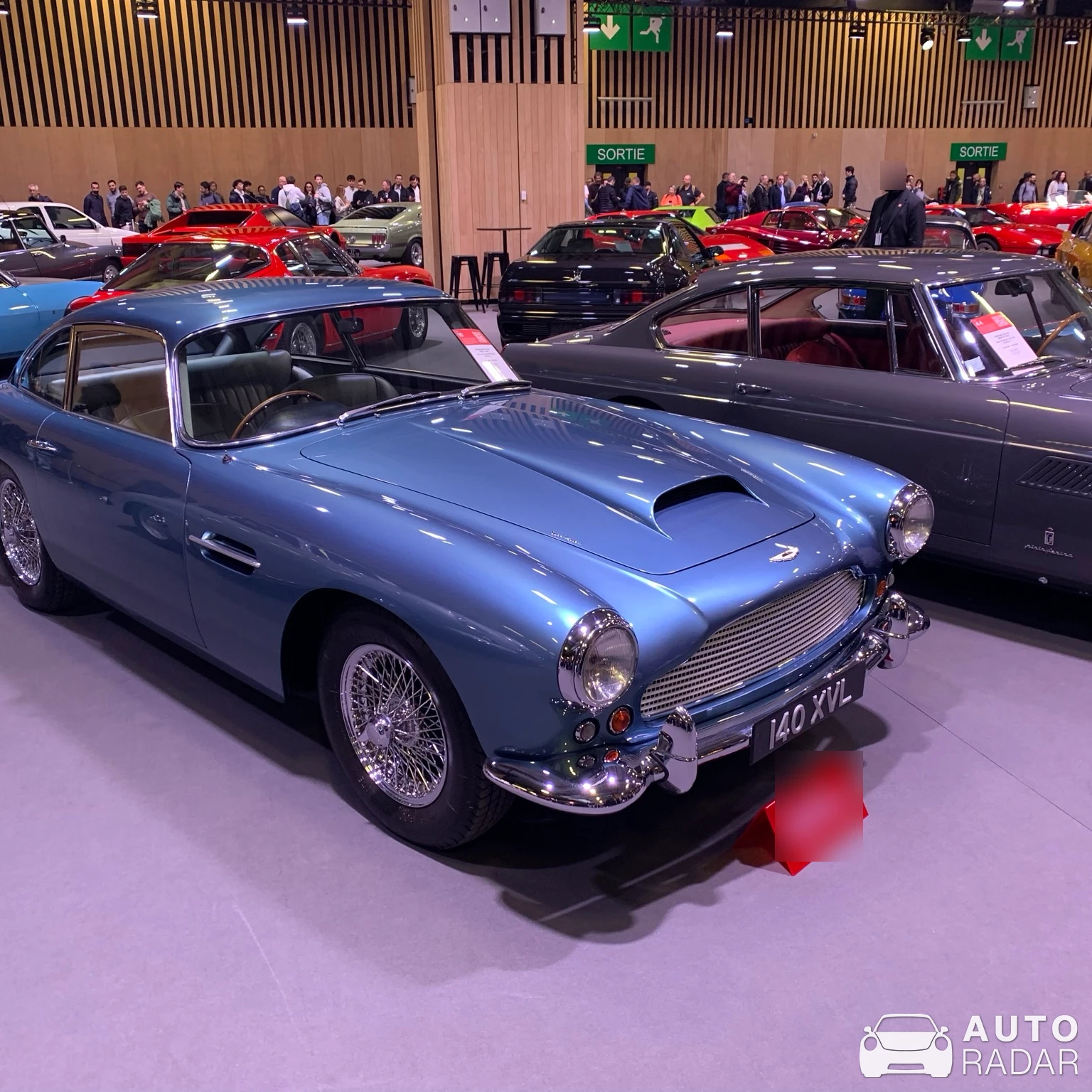 Aston Martin DB4 Series II spotted in Colombes