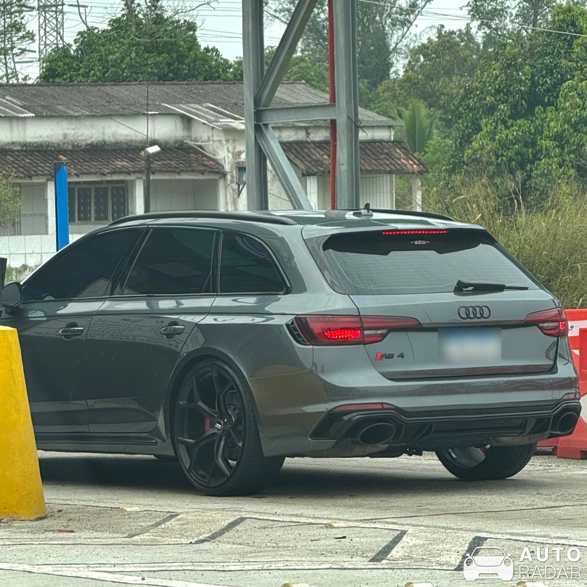 Audi ABT RS4 Avant B9 spotted in Parque Dom Pedro II, Brazil