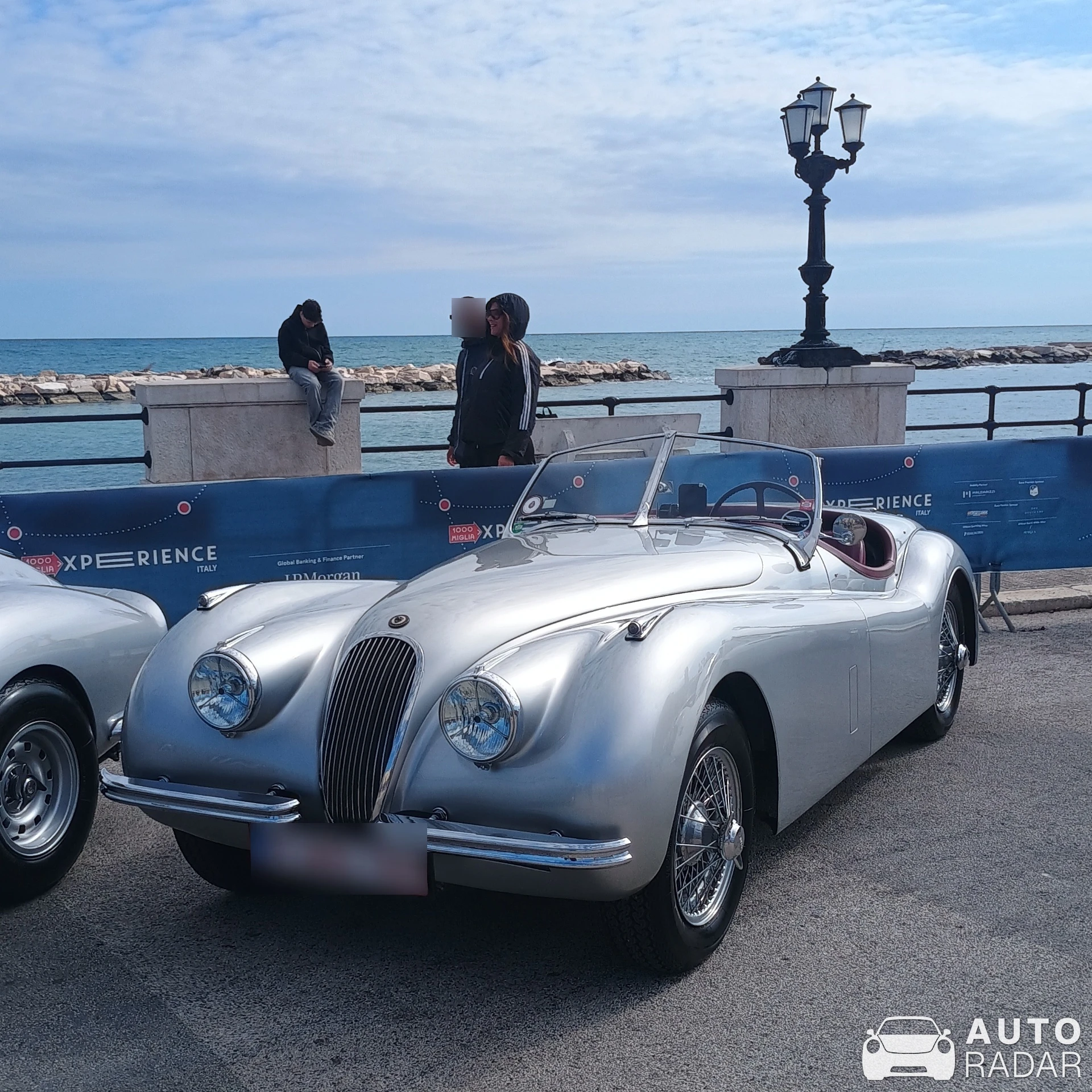 Jaguar XK120 spotted in Bari