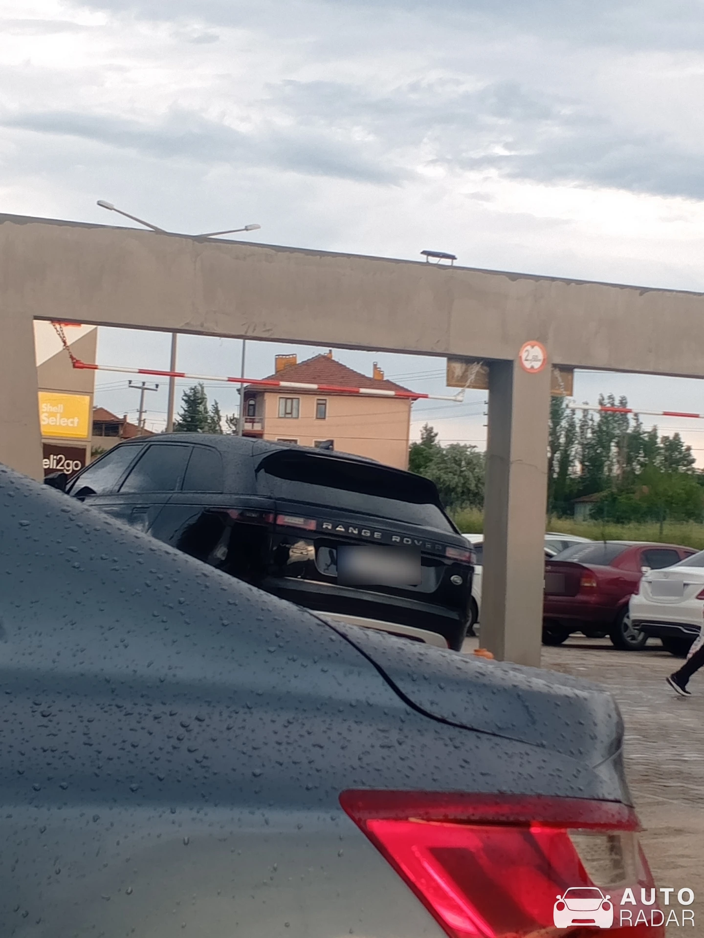Land Rover Range Rover Velar 2018 spotted in Dinar