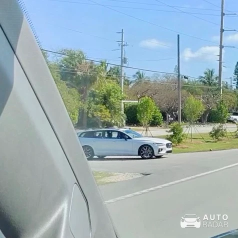 Volvo V60 spotted in Islamorada