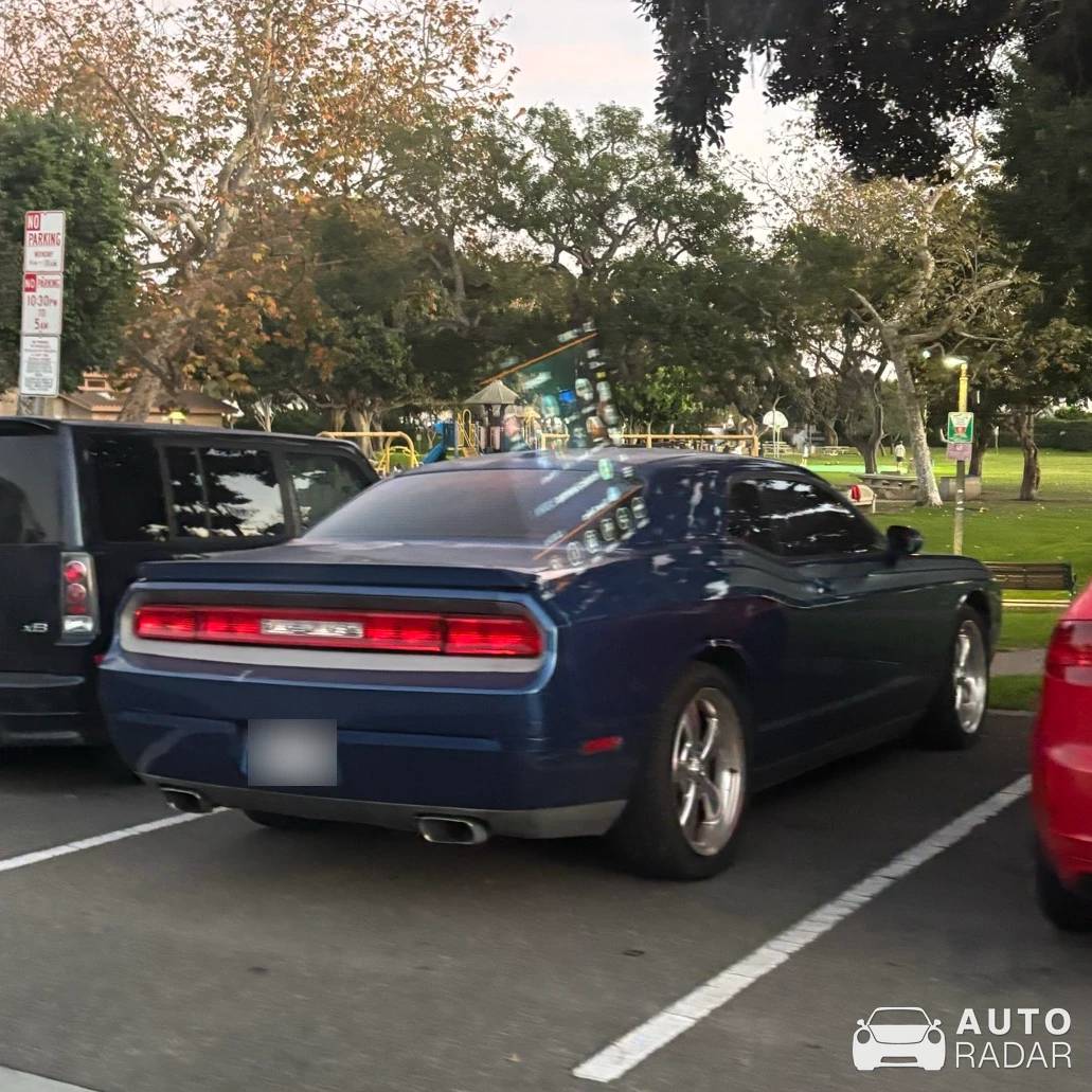 Dodge Challenger R/T spotted in Hermosa Beach, United States