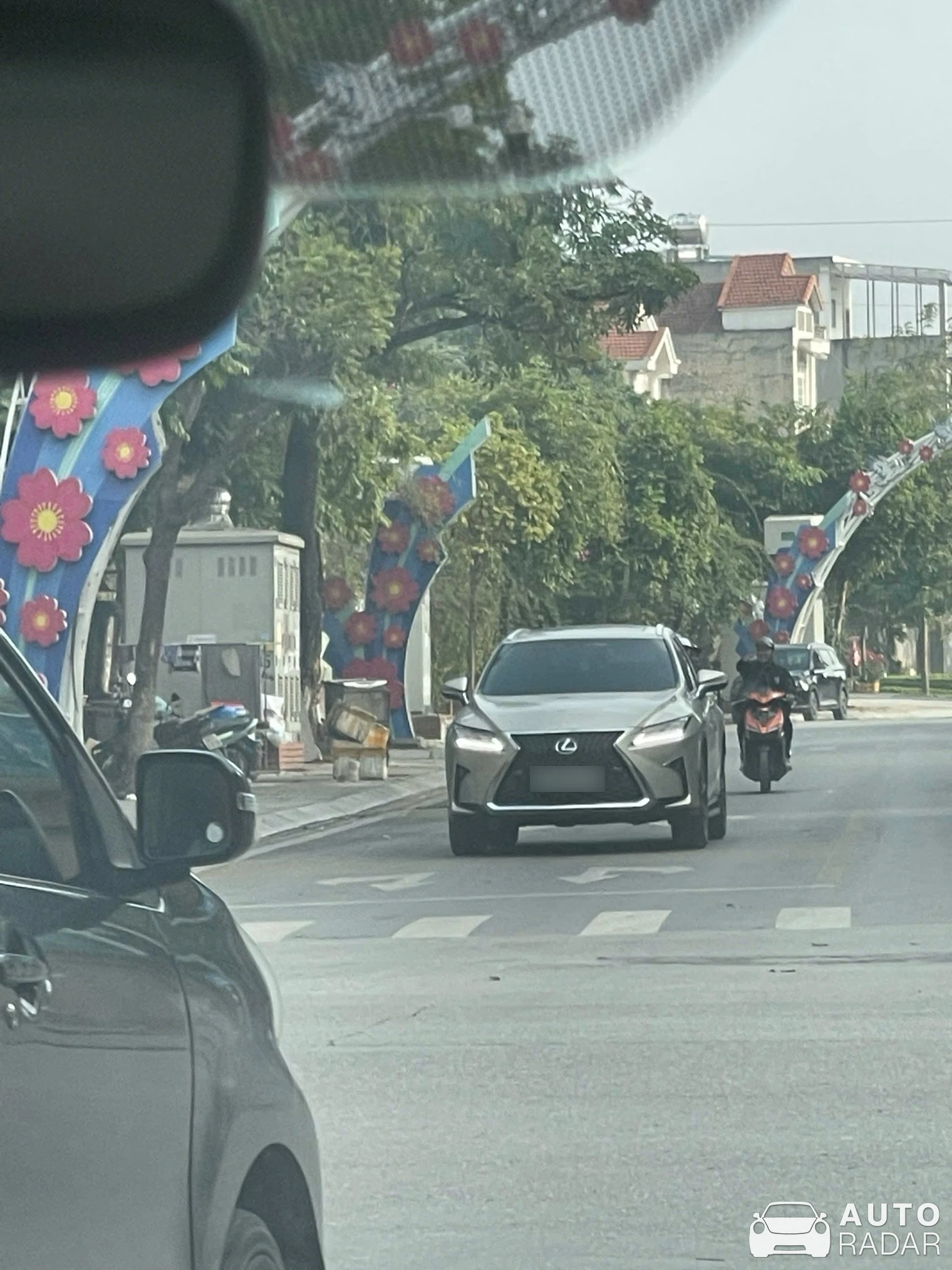 Lexus RX 350 spotted in Thành phố Vĩnh Yên, Việt Nam