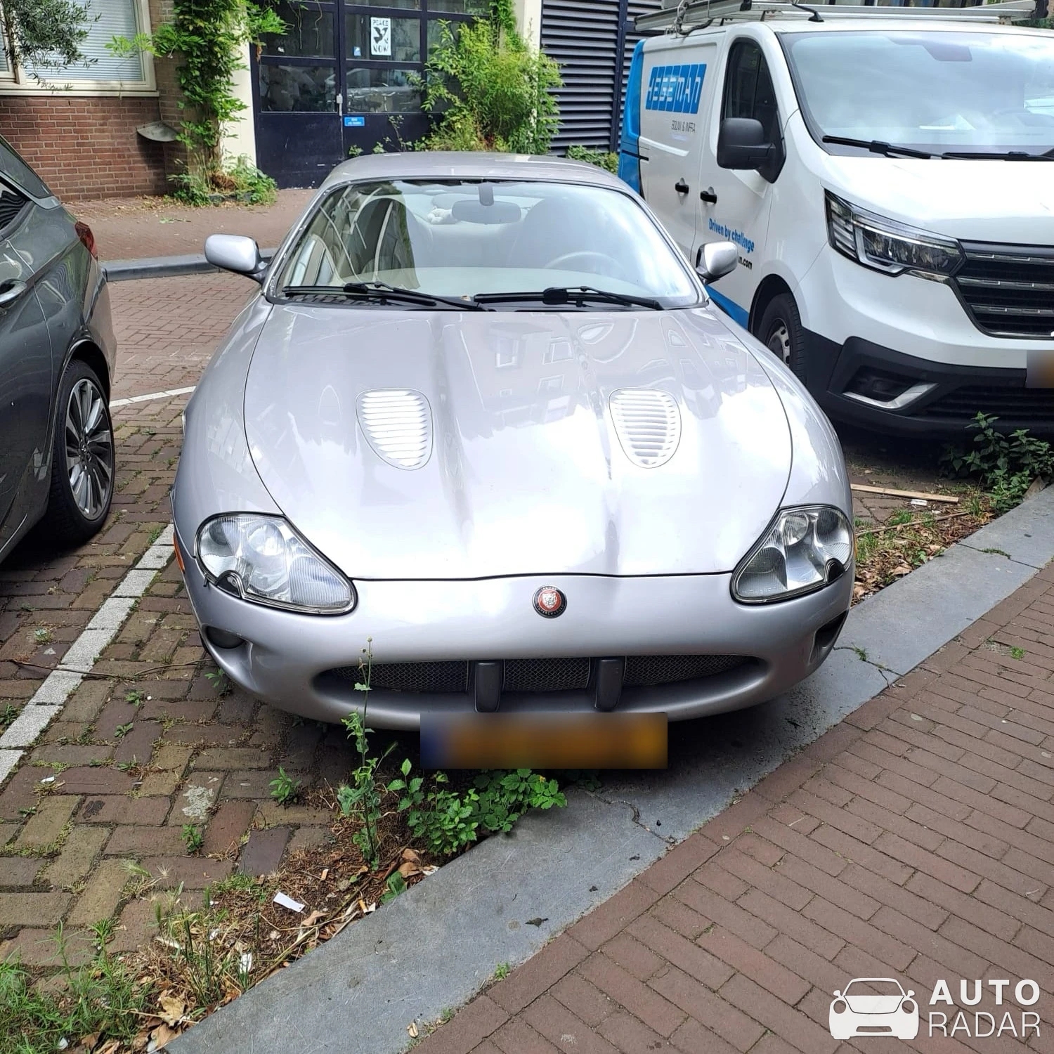 Jaguar XKR spotted in Tours