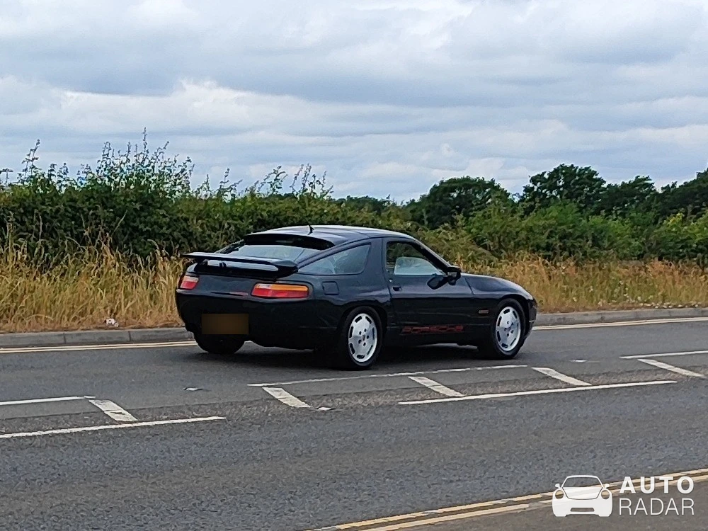 Porsche 928 spotted in England, United Kingdom