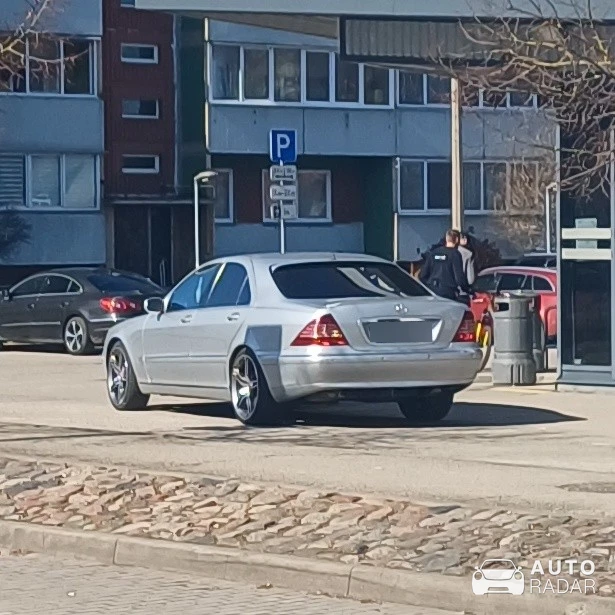 Mercedes-Benz S 65 AMG W220 spotted in London