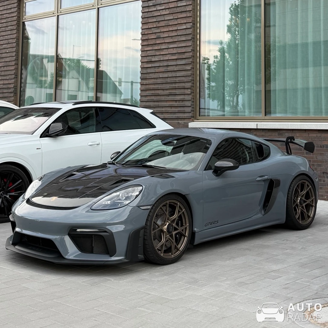 Porsche 718 Cayman GT4 RS Weissach Package spotted in Rostock