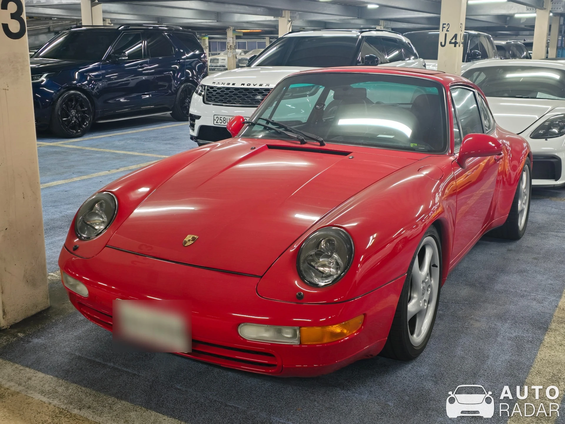 Porsche 993 Carrera spotted in Seocho District, South Korea
