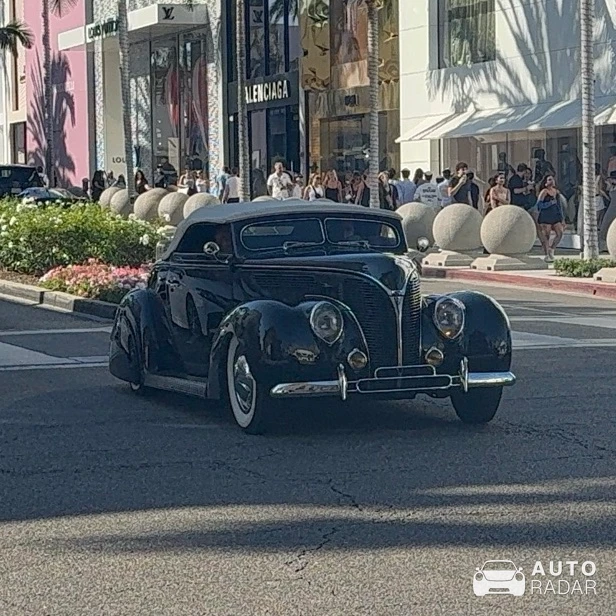 Ford De Luxe 1937 spotted in Beverly Hills, United States