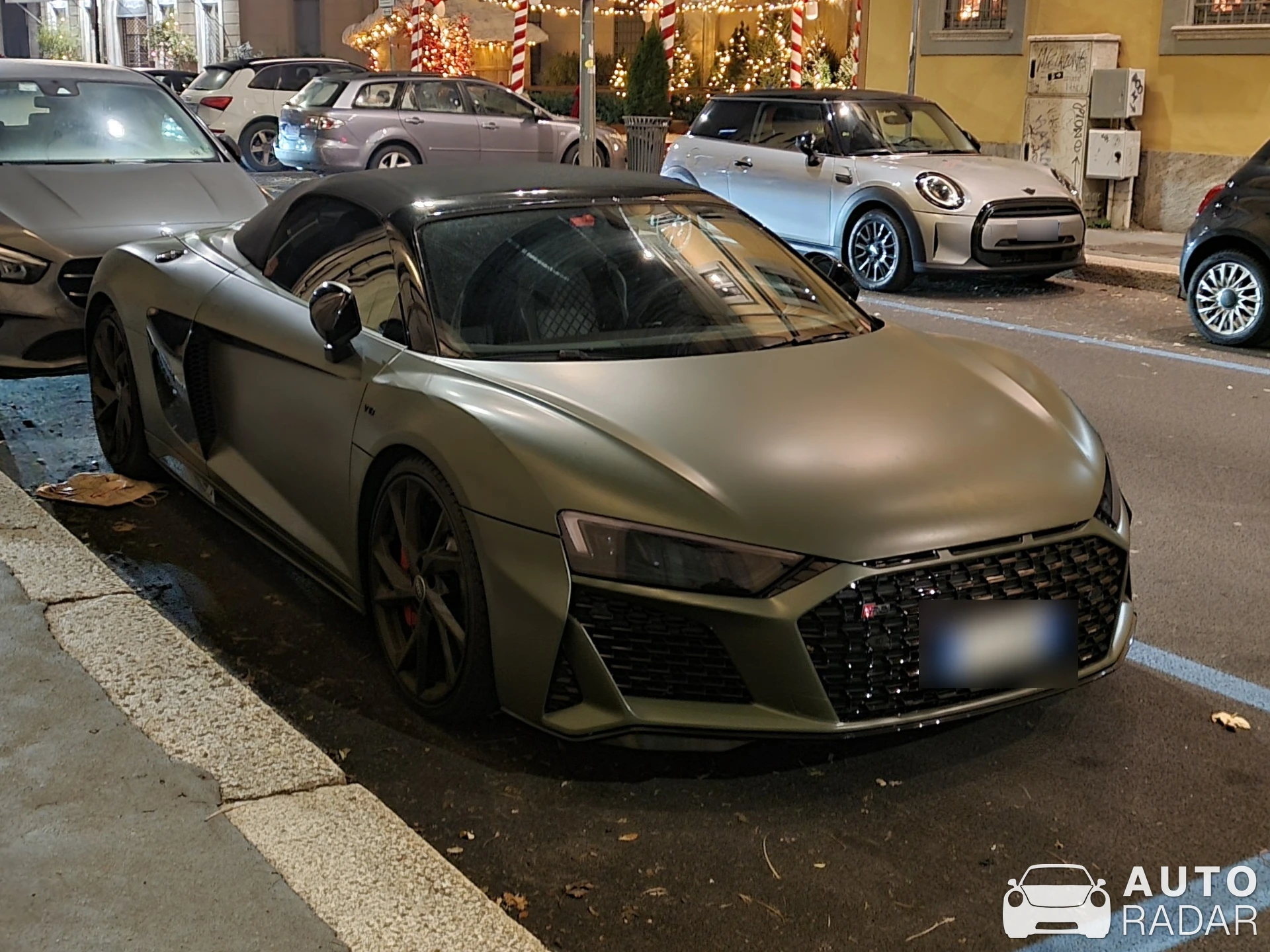 Audi R8 V10 Spyder spotted in Milano, Italia