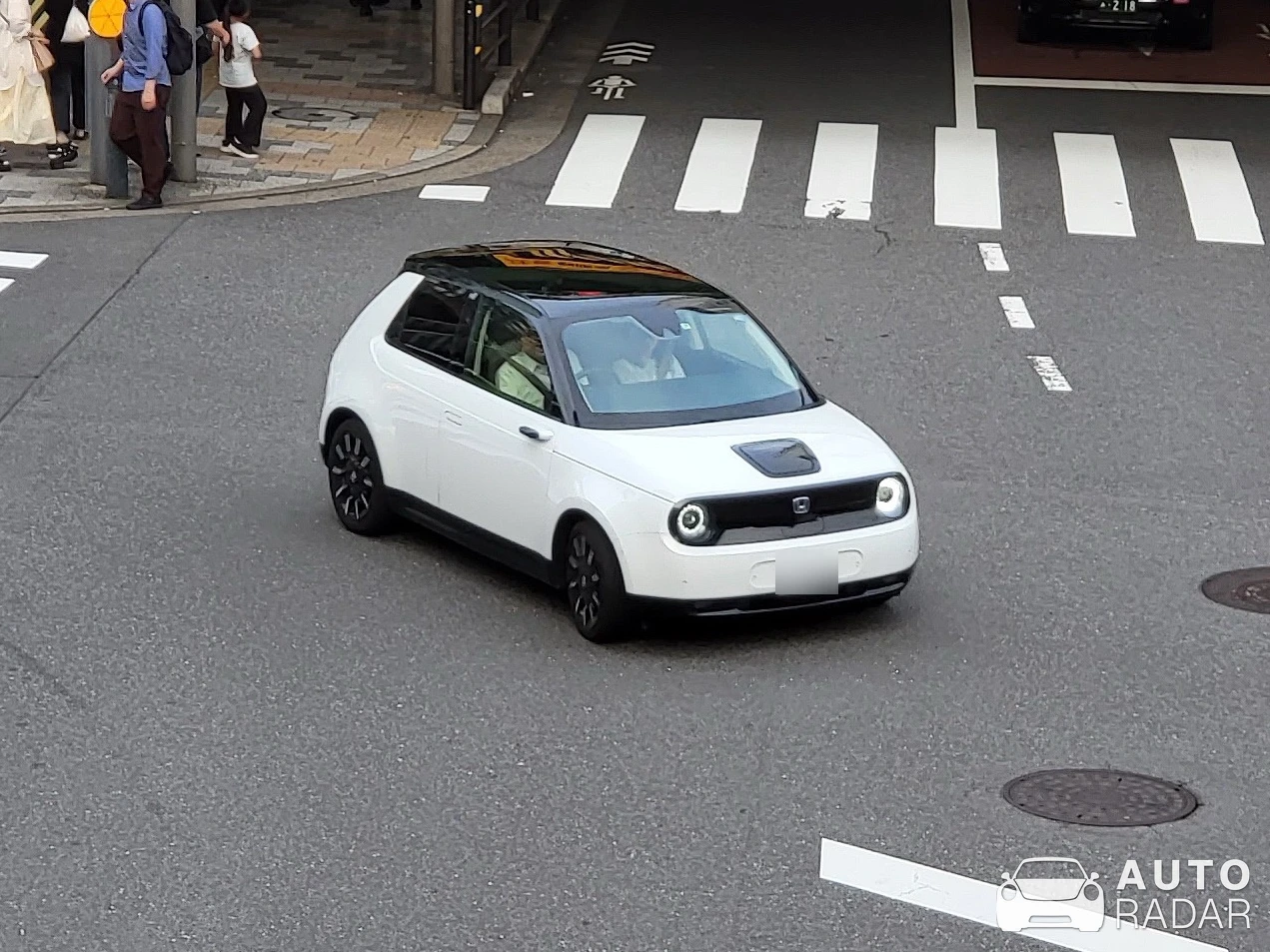 Honda e spotted in 千代田区