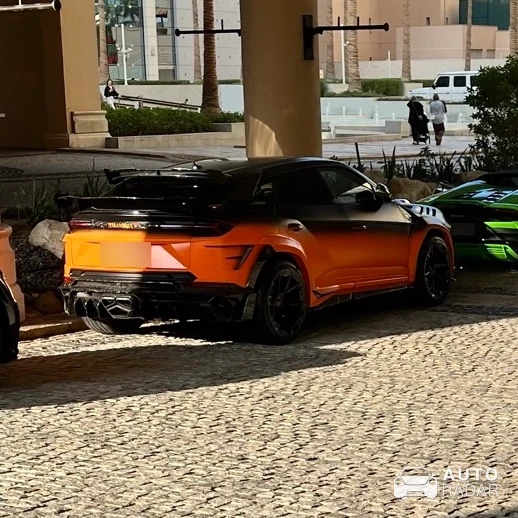 Lamborghini Urus Mansory Venatus spotted in Dubai, Spojené arabské emiráty