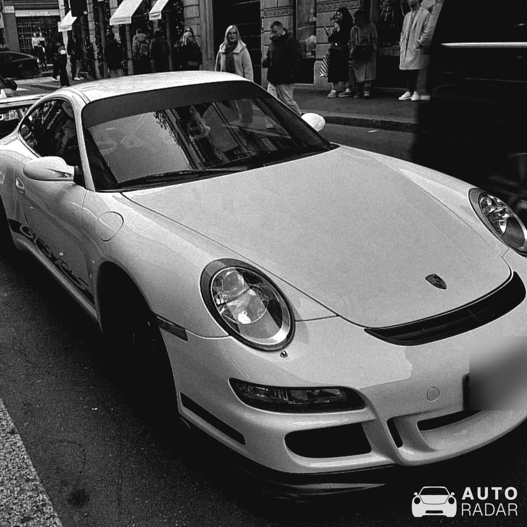 Porsche 997 GT3 RS spotted in Milano, Italy