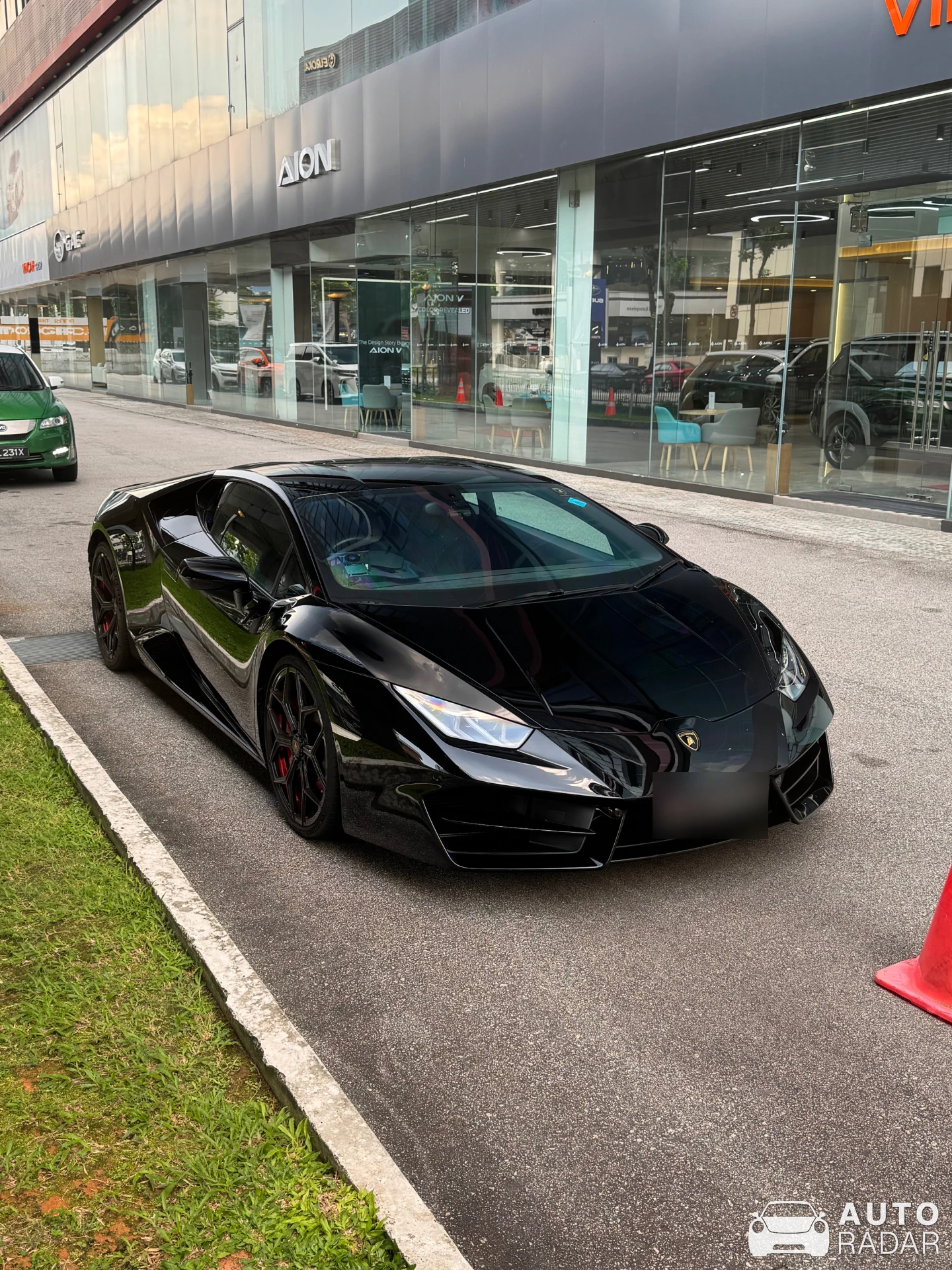 Lamborghini Huracán LP580-2 spotted in Singapore