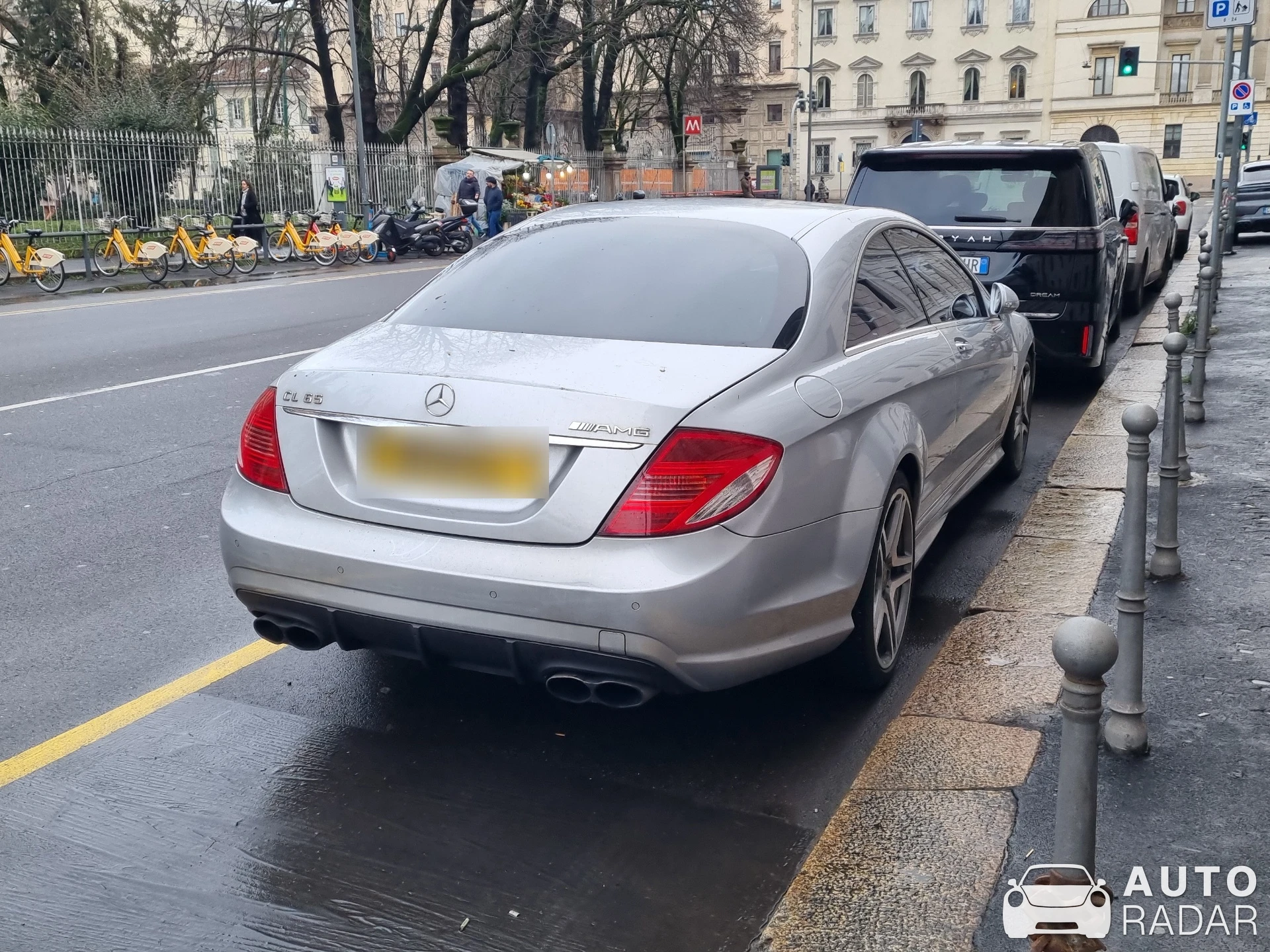 Mercedes-AMG CL 65 C216 spotted in Milano